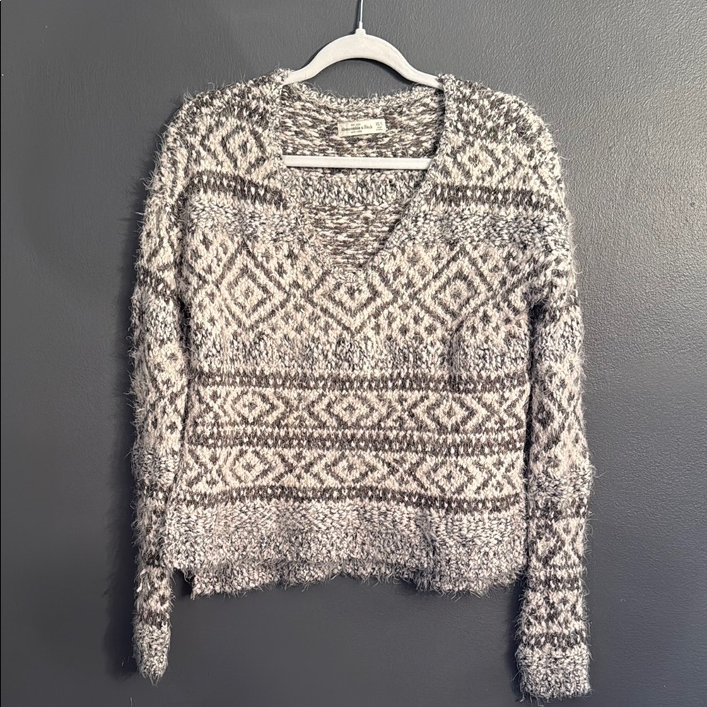 Cozy Gray Patterned Sweater
